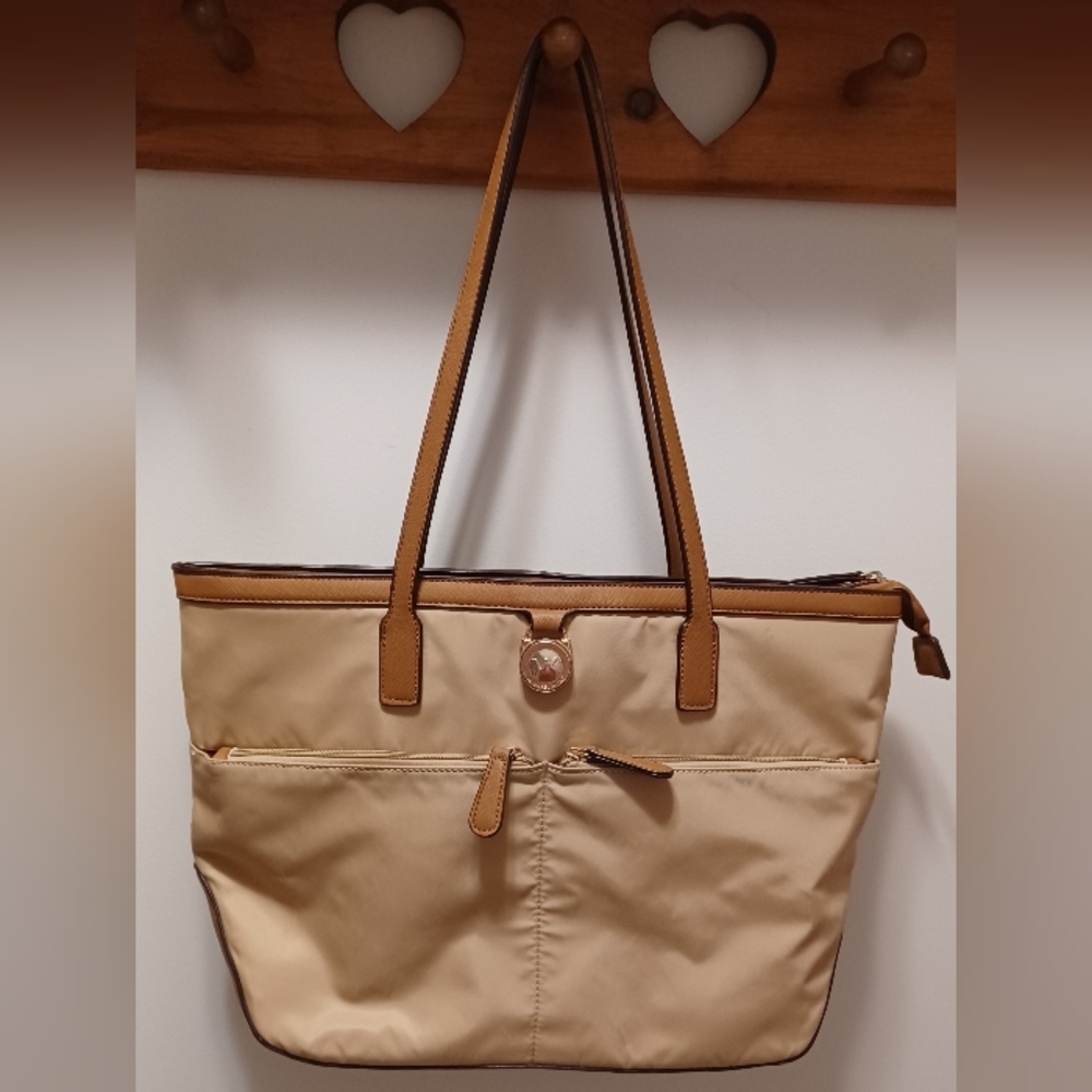 MICHAEL KORS Kempton Tote Shoulder Bag.